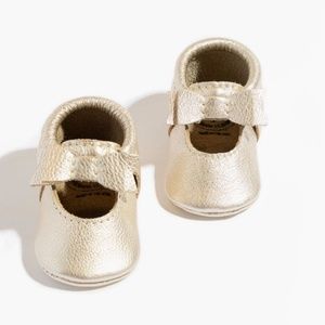 Platinum Ballet Flat Bow Mocc Mini Sole (Size 6)